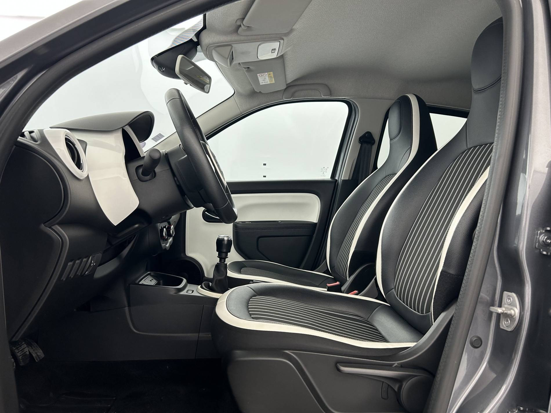 Vente en ligne Renault Twingo 3  TCe 95 au prix de 10 990 €