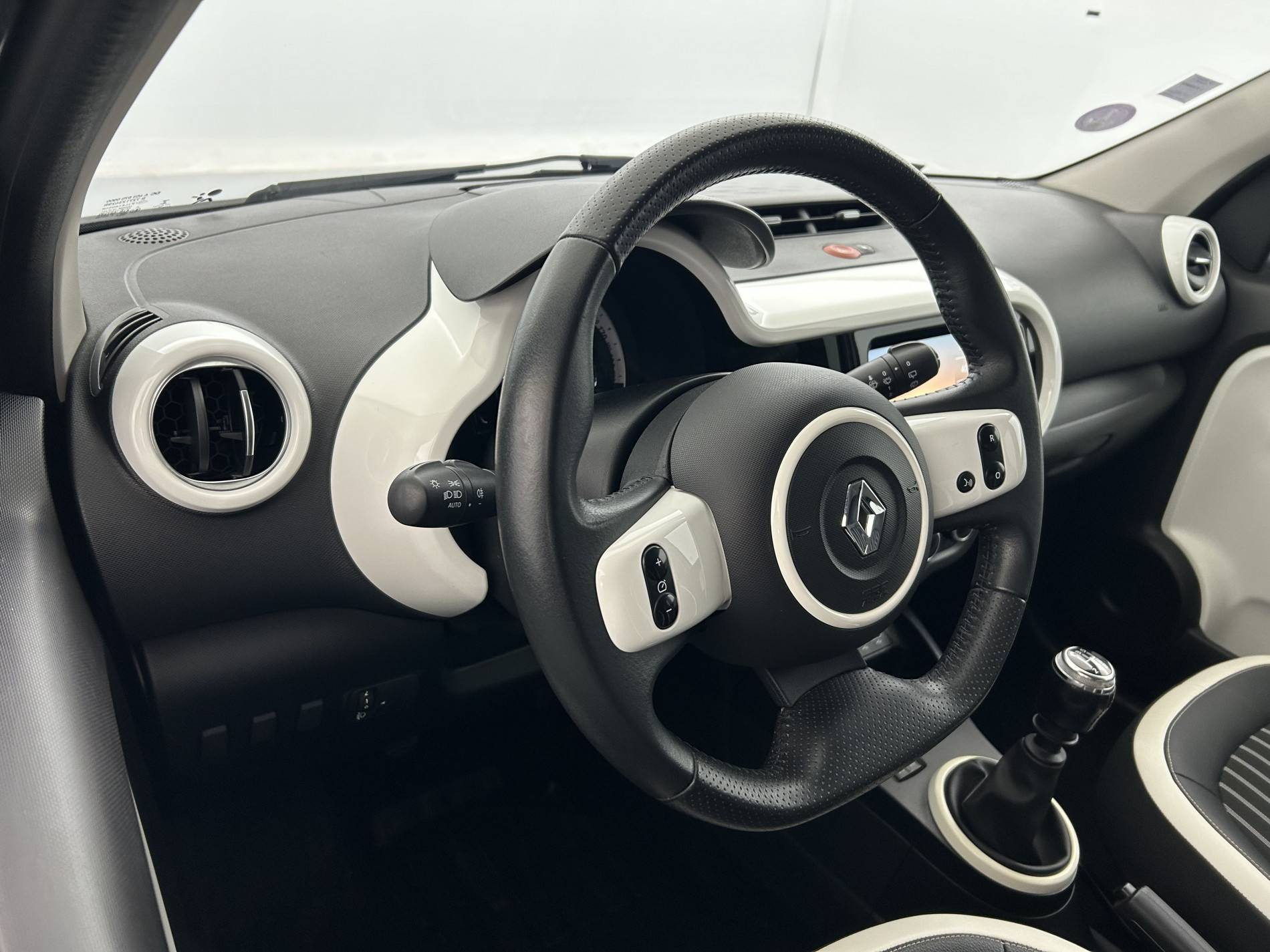 Vente en ligne Renault Twingo 3  TCe 95 au prix de 10 990 €