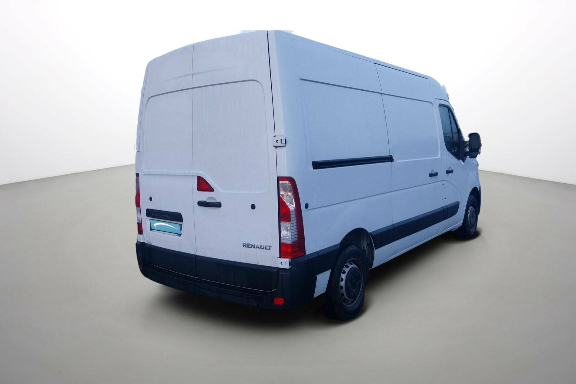 Vente en ligne Renault Master Fourgon MASTER FGN TRAC F3500 L2H2 BLUE DCI 135 au prix de 25 990 €