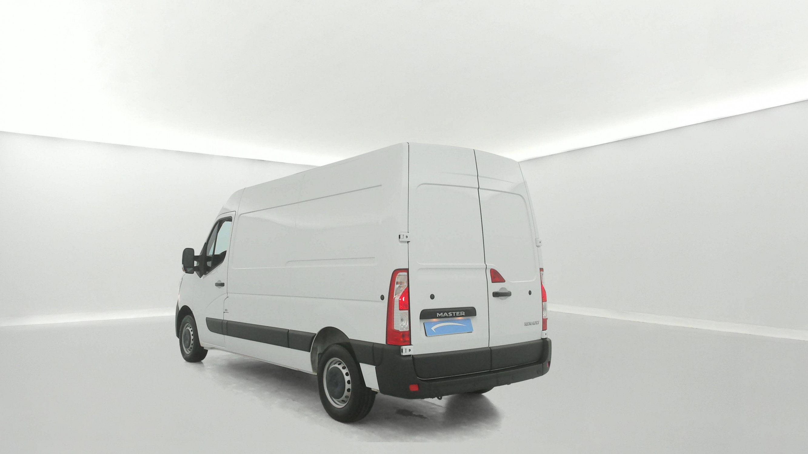 Vente en ligne Renault Master Fourgon MASTER FGN TRAC F3500 L2H2 BLUE DCI 135 au prix de 25 990 €