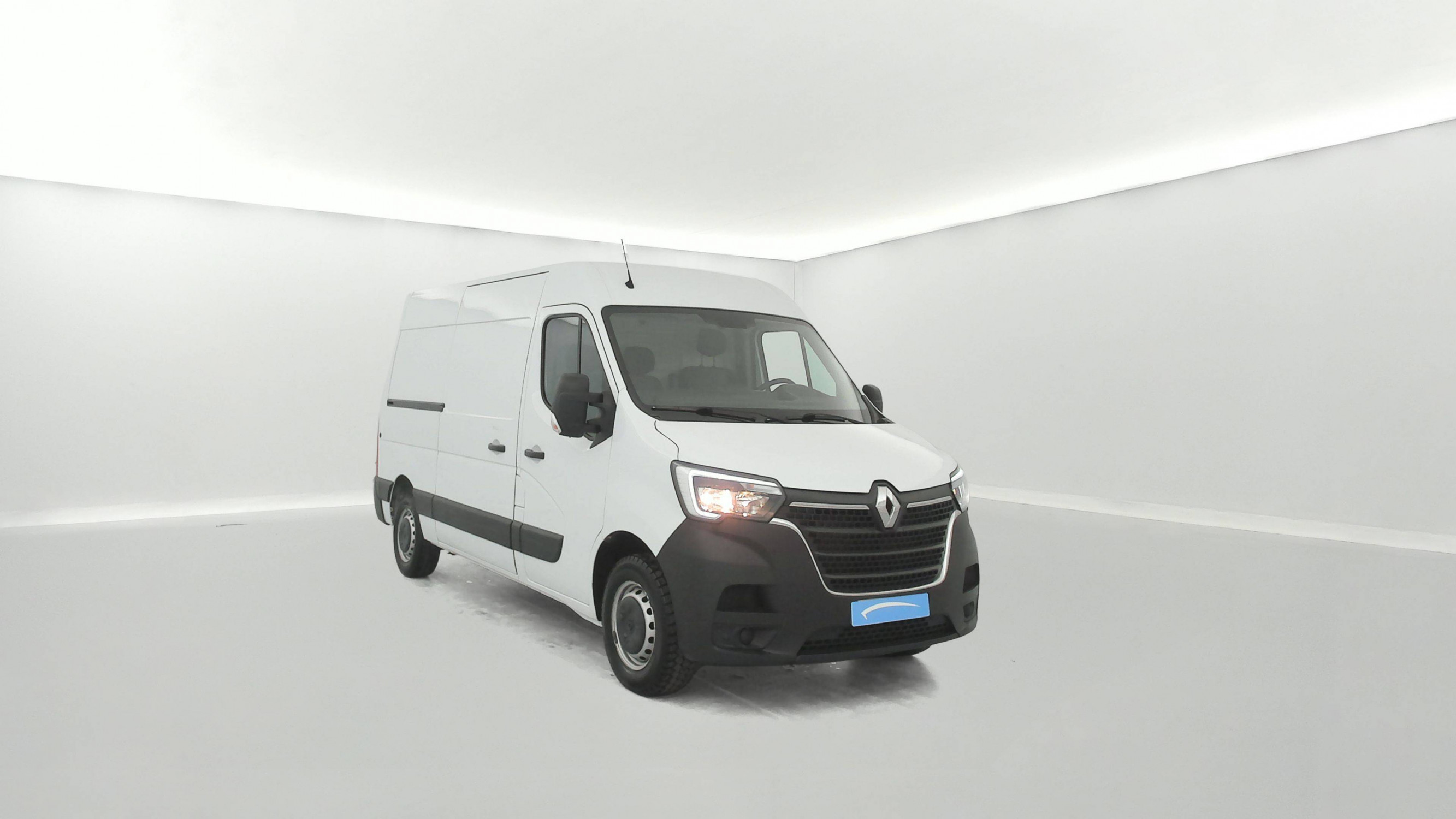 Vente en ligne Renault Master Fourgon MASTER FGN TRAC F3500 L2H2 BLUE DCI 135 au prix de 24 990 €