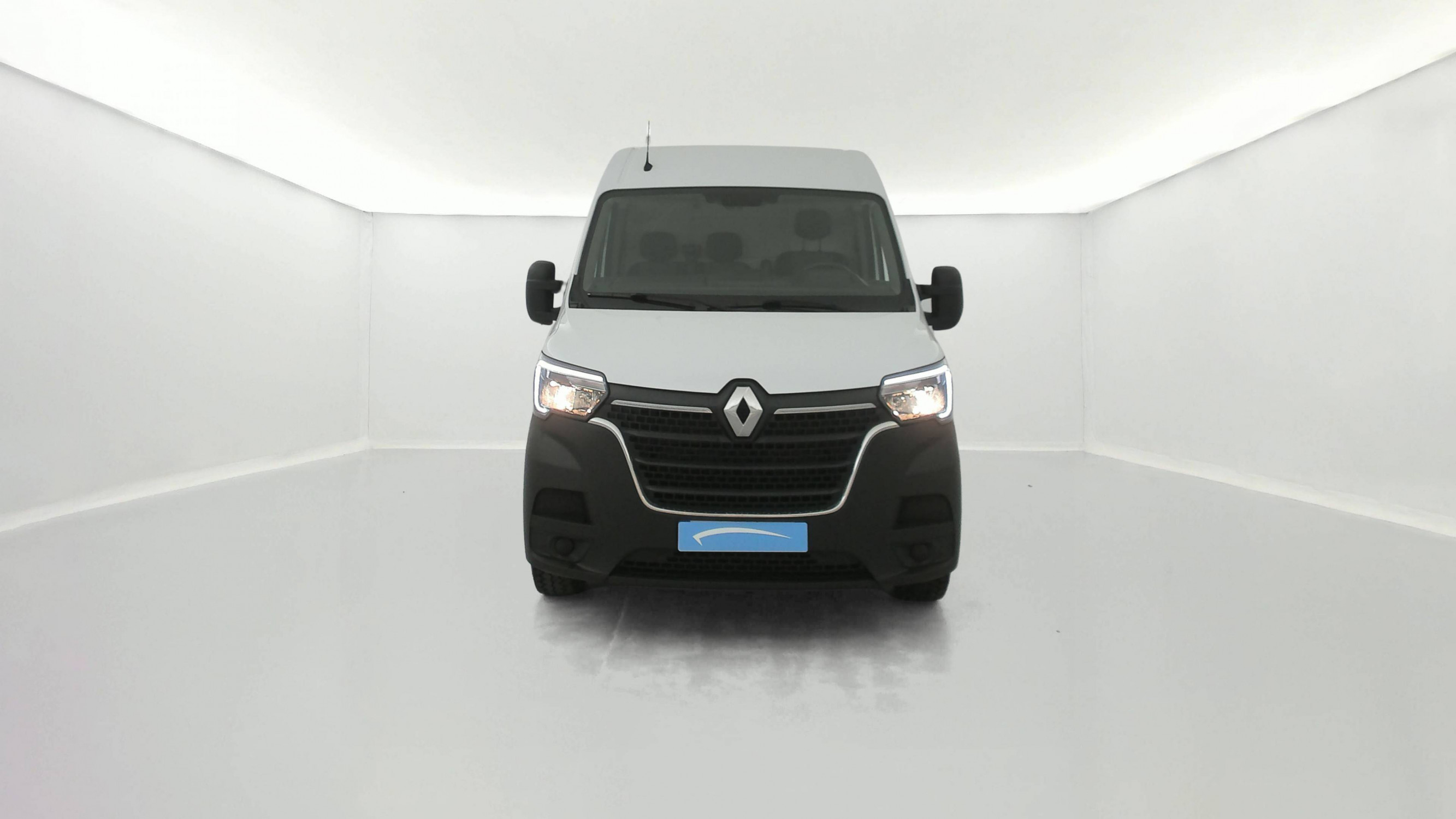 Vente en ligne Renault Master Fourgon MASTER FGN TRAC F3500 L2H2 BLUE DCI 135 au prix de 24 990 €
