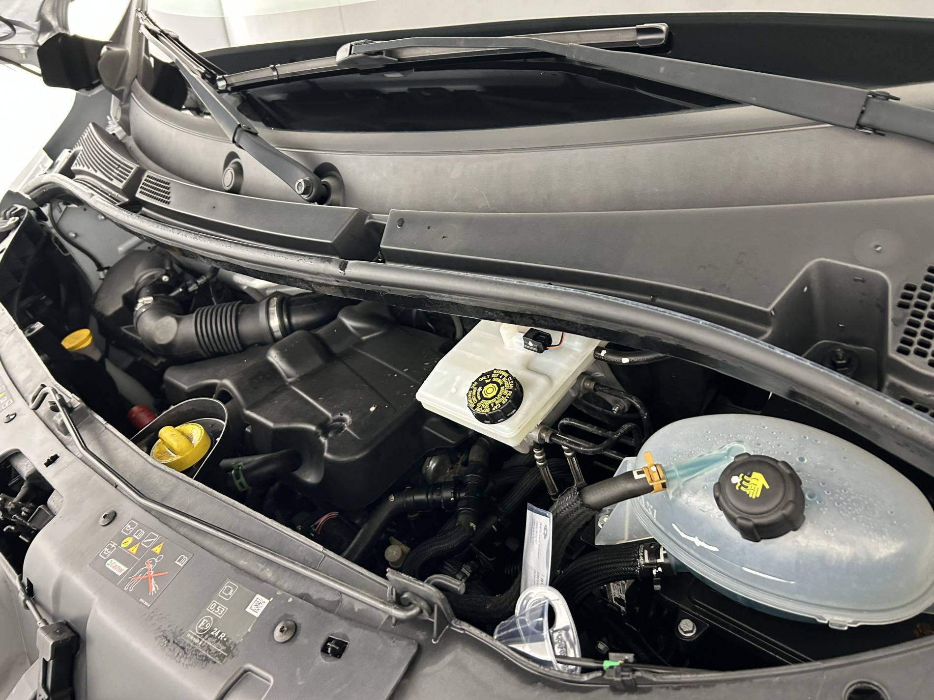 Vente en ligne Renault Master Fourgon MASTER FGN TRAC F3500 L2H2 BLUE DCI 135 au prix de 24 990 €