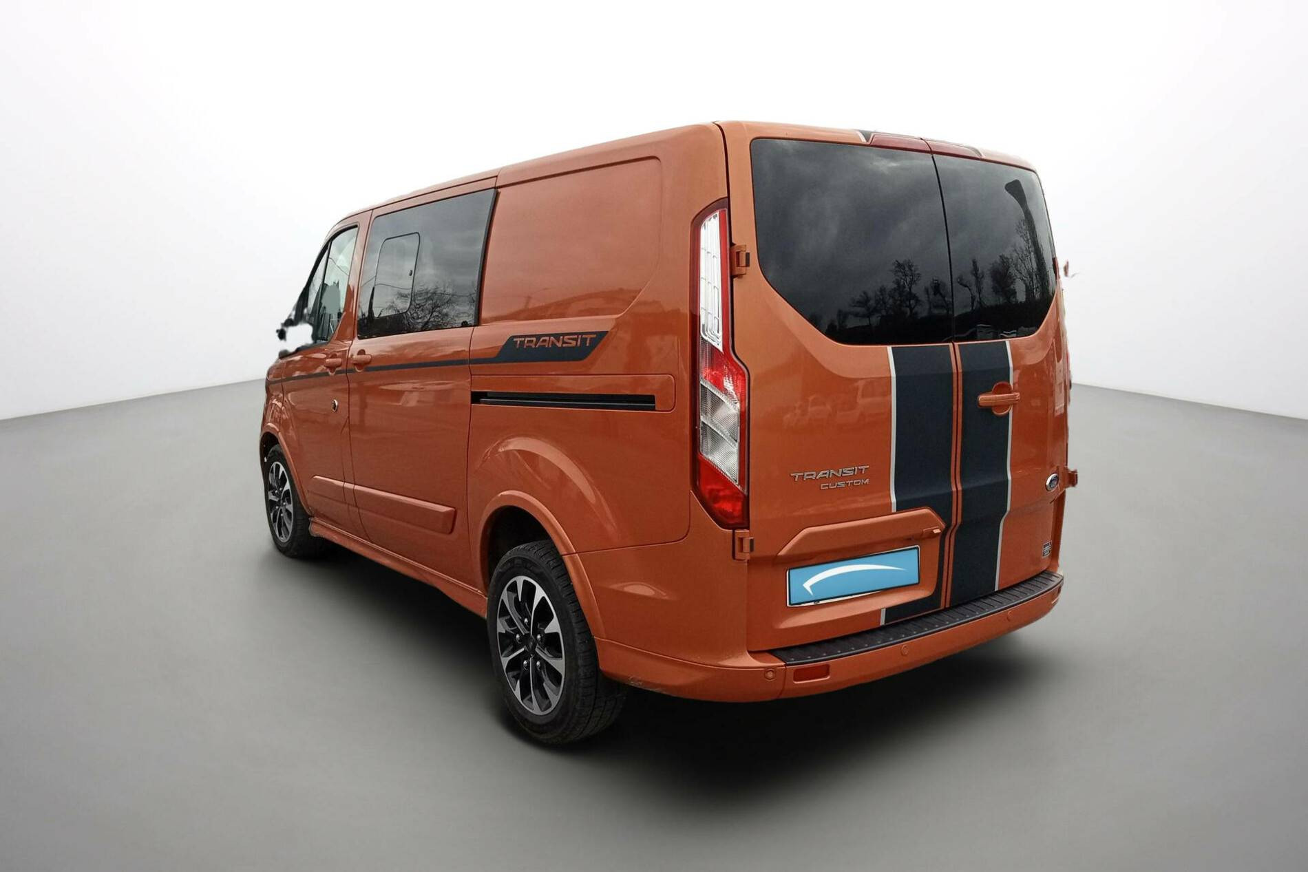 Vente en ligne Ford Transit Custom TRANSIT CUSTOM CA 320 L1H1 2.0 ECOBLUE 185 BVA au prix de 32 790 €
