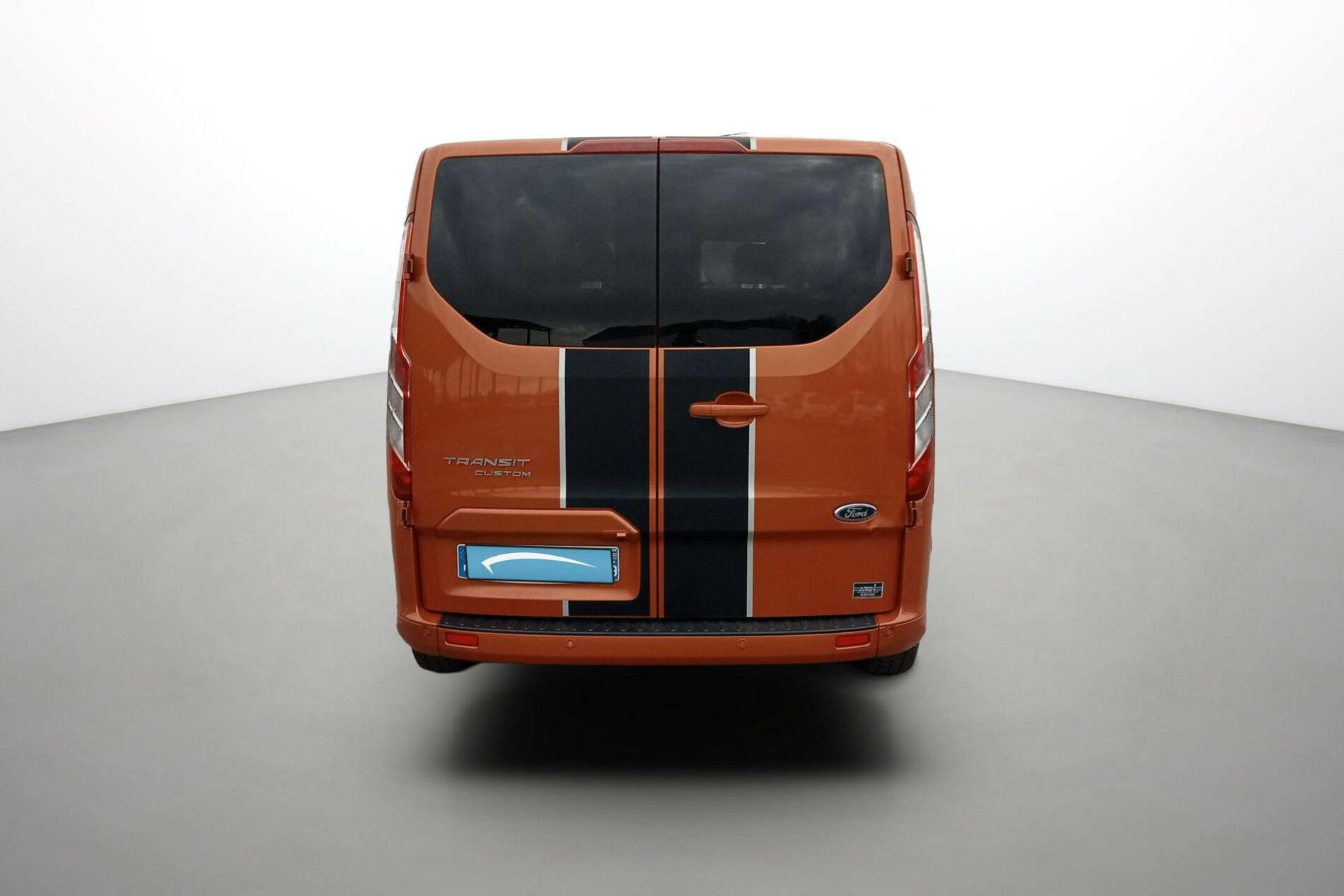 Vente en ligne Ford Transit Custom TRANSIT CUSTOM CA 320 L1H1 2.0 ECOBLUE 185 BVA au prix de 32 790 €