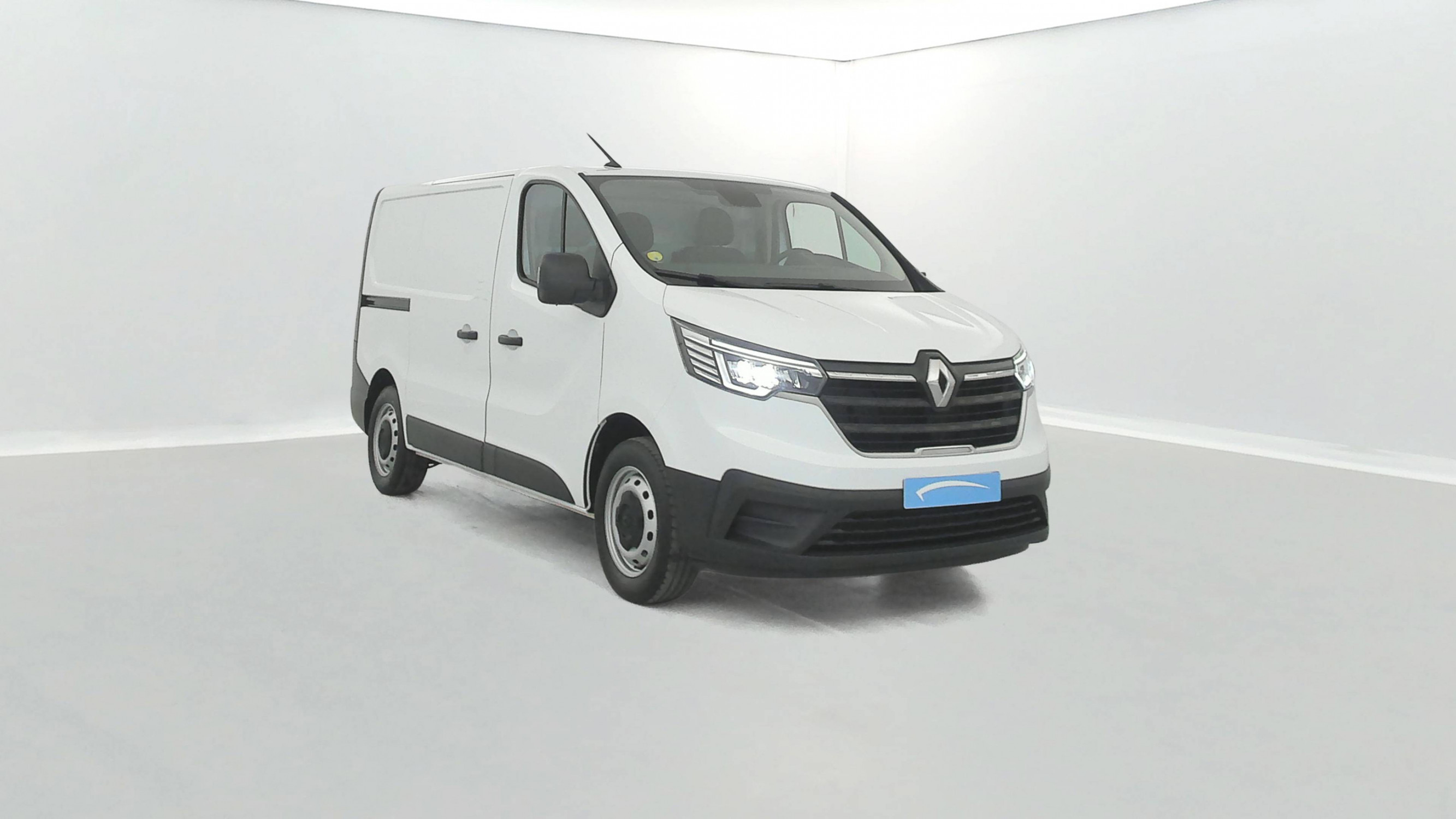 Vente en ligne Renault Trafic 3 Fourgon TRAFIC FGN L1H1 3T BLUE DCI 130 GSR2 au prix de 24 990 €