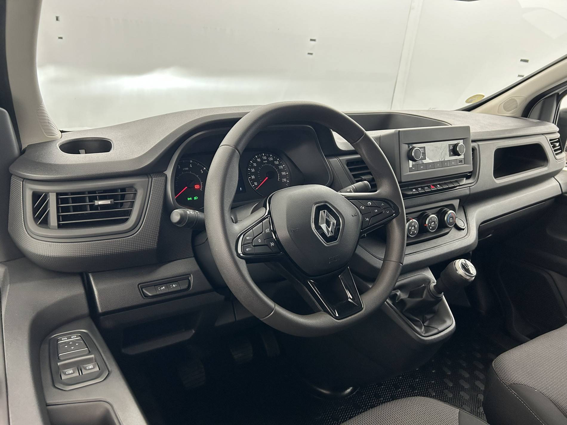 Vente en ligne Renault Trafic 3 Fourgon TRAFIC FGN L1H1 3T BLUE DCI 130 GSR2 au prix de 24 990 €