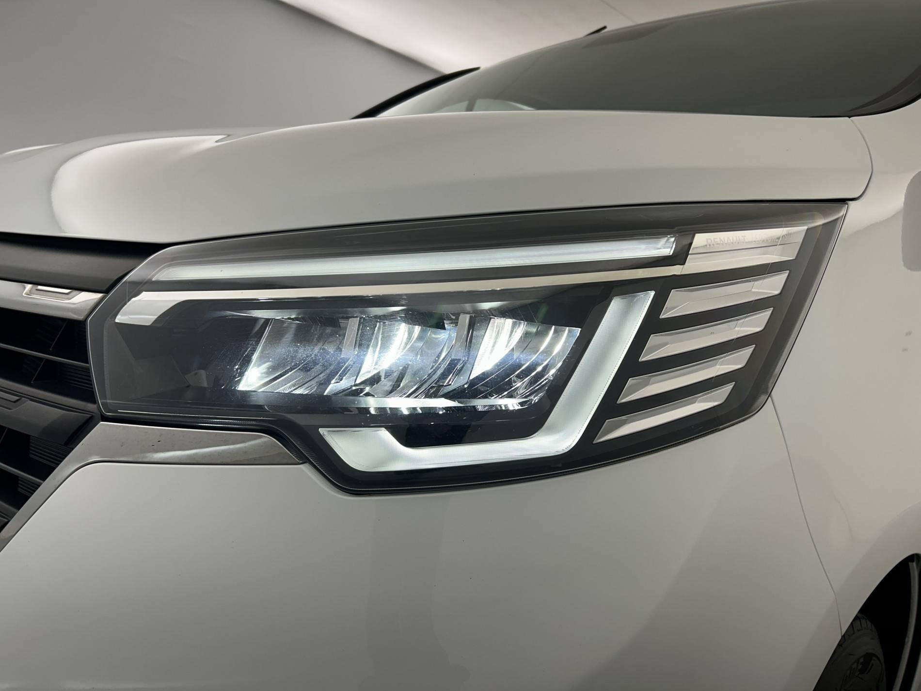 Vente en ligne Renault Trafic 3 Fourgon TRAFIC FGN L1H1 3T BLUE DCI 130 GSR2 au prix de 24 990 €