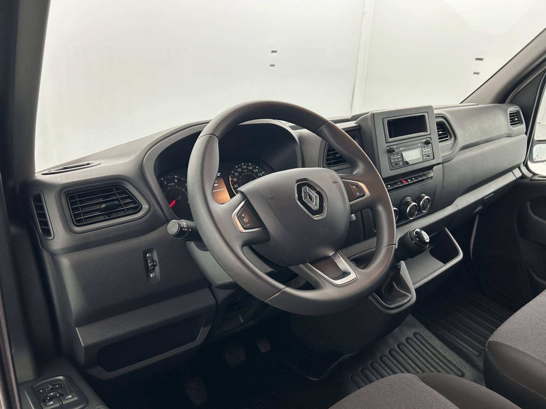 Vente en ligne Renault Master Fourgon MASTER FGN TRAC F3500 L2H2 BLUE DCI 135 au prix de 26 990 €
