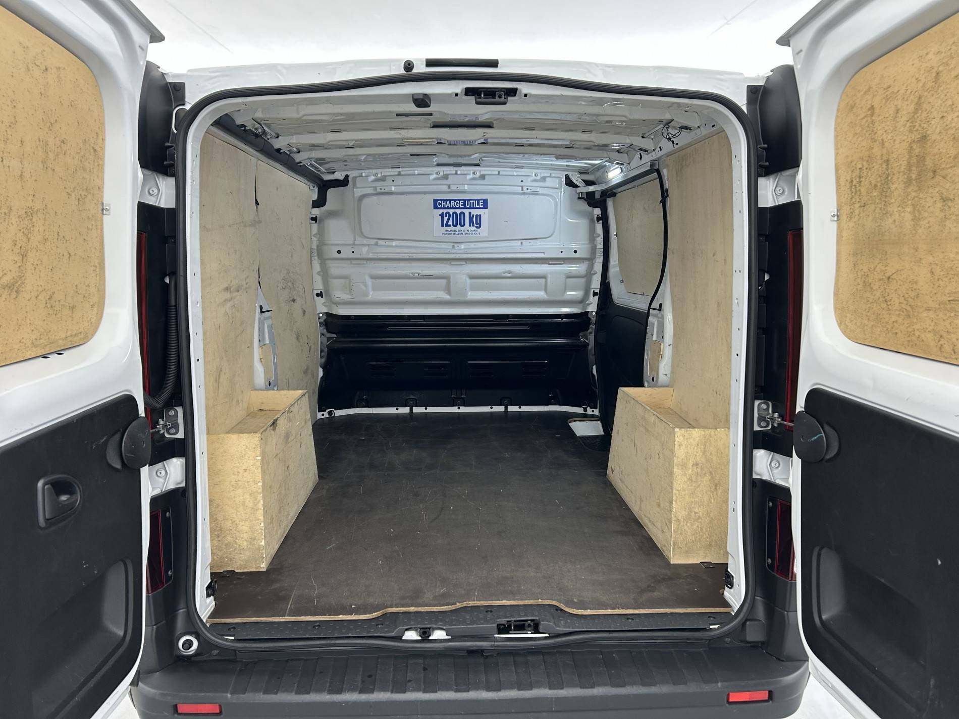 Vente en ligne Renault Trafic 3 Fourgon TRAFIC FGN L1H1 3T BLUE DCI 130 GSR2 au prix de 24 990 €