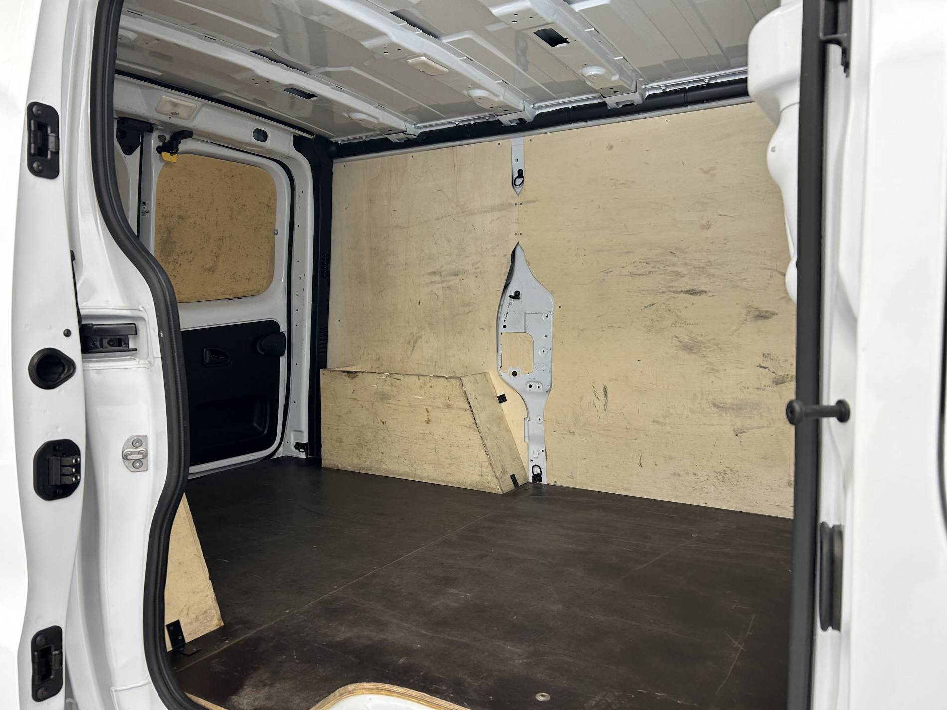 Vente en ligne Renault Trafic 3 Fourgon TRAFIC FGN L1H1 3T BLUE DCI 130 GSR2 au prix de 24 990 €