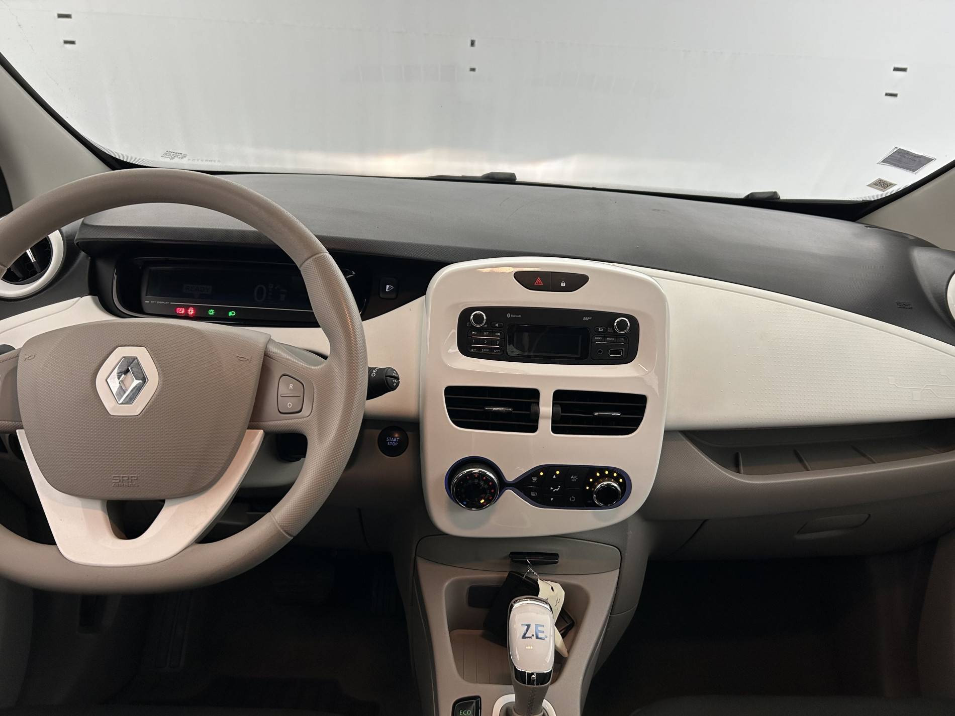 Vente en ligne Renault Zoé  R90 achat intégral au prix de 8 990 €