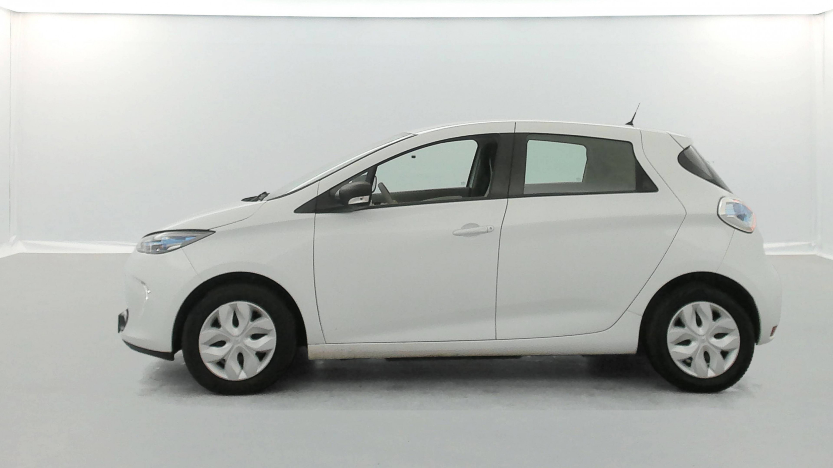 Vente en ligne Renault Zoé  R90 achat intégral au prix de 8 990 €