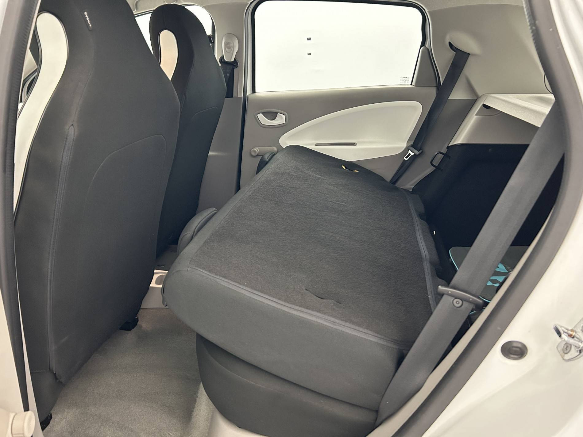 Vente en ligne Renault Zoé  R90 achat intégral au prix de 8 990 €