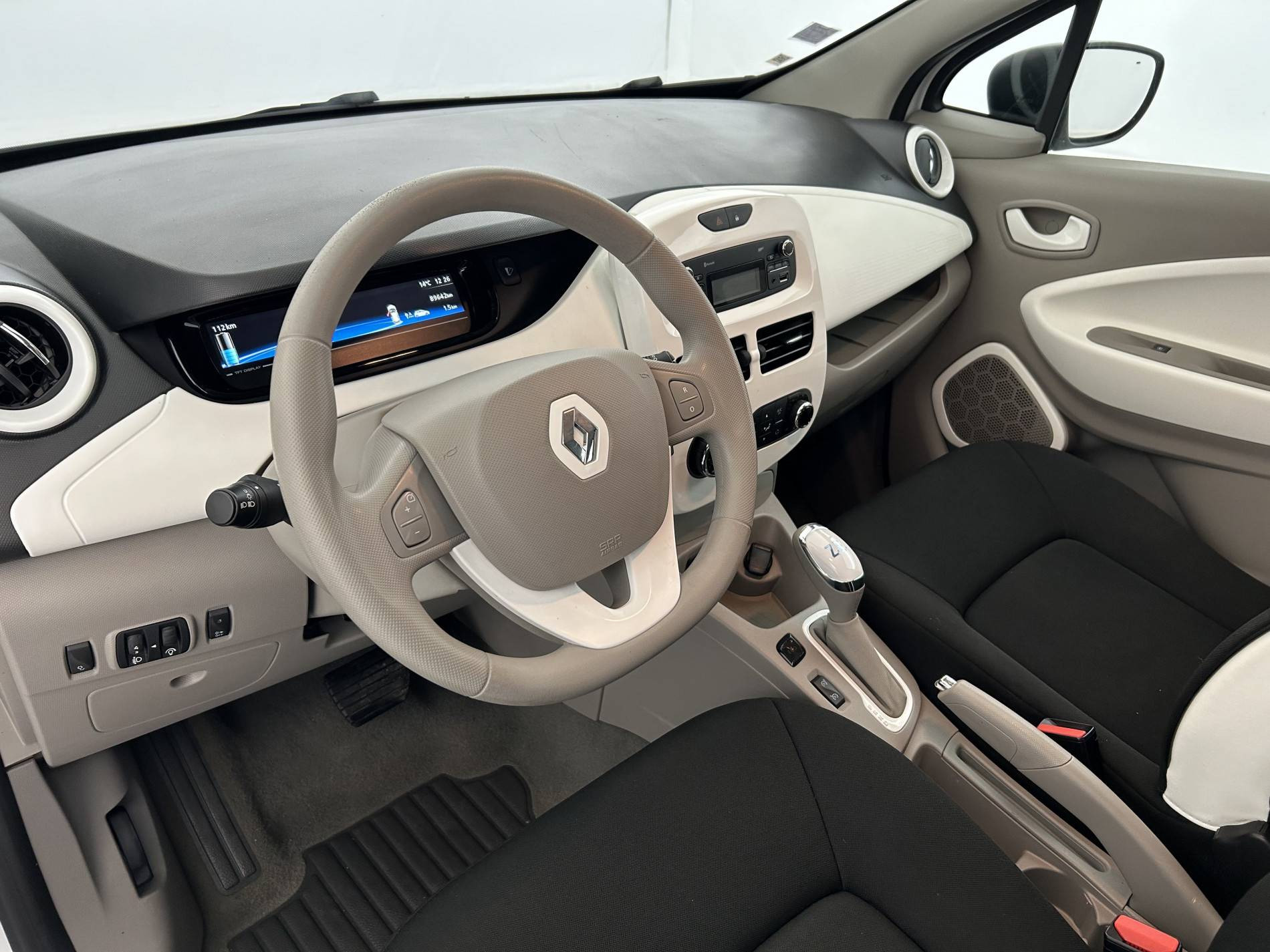 Vente en ligne Renault Zoé  R90 achat intégral au prix de 8 990 €