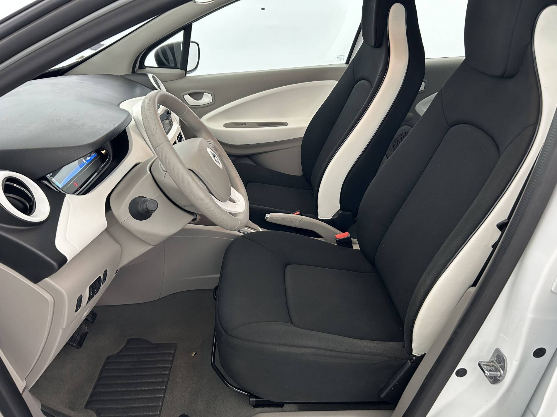 Vente en ligne Renault Zoé  R90 achat intégral au prix de 8 990 €