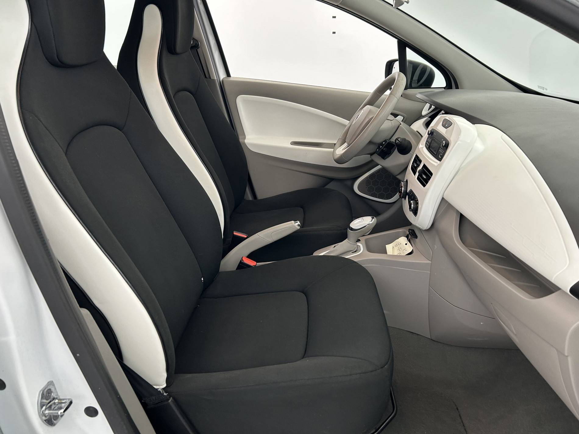 Vente en ligne Renault Zoé  R90 achat intégral au prix de 8 990 €