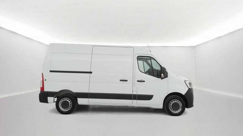 Vente en ligne Renault Master Fourgon MASTER FGN TRAC F3500 L2H2 BLUE DCI 135 au prix de 27 990 €