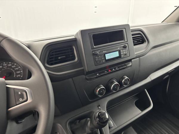 Vente en ligne Renault Master Fourgon MASTER FGN TRAC F3500 L2H2 BLUE DCI 135 au prix de 27 990 €