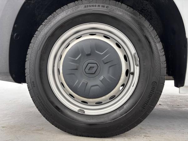 Vente en ligne Renault Master Fourgon MASTER FGN TRAC F3500 L2H2 BLUE DCI 135 au prix de 27 990 €
