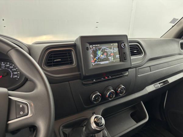 Vente en ligne Renault Master Fourgon MASTER FGN TRAC F3500 L2H2 DCI 135 au prix de 19 990 €