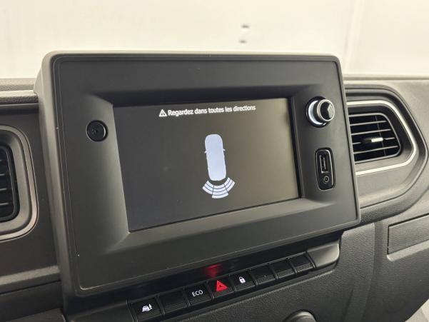 Vente en ligne Renault Master Fourgon MASTER FGN TRAC F3500 L2H2 DCI 135 au prix de 19 990 €