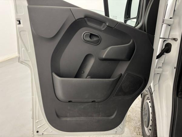 Vente en ligne Renault Master Fourgon MASTER FGN TRAC F3500 L2H2 DCI 135 au prix de 19 990 €