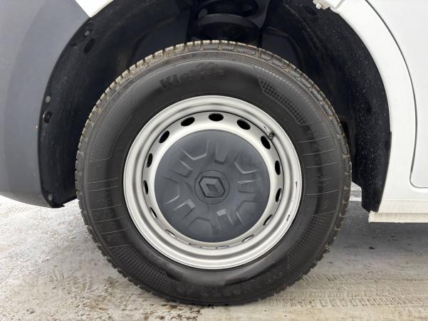 Vente en ligne Renault Master Fourgon MASTER FGN TRAC F3500 L2H2 DCI 135 au prix de 19 990 €