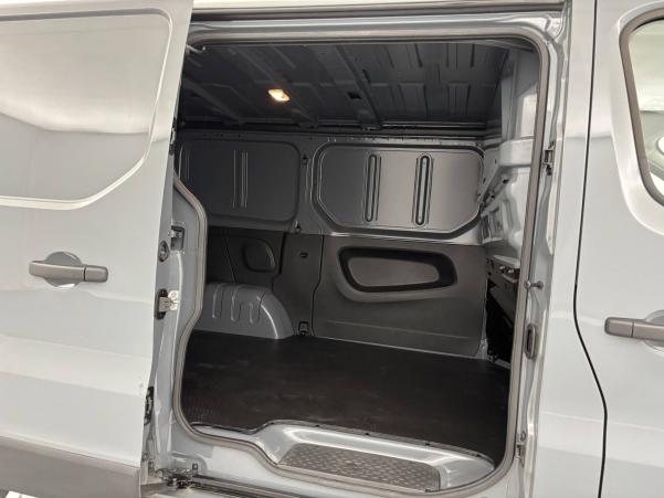 Vente en ligne Renault Trafic 3 Fourgon TRAFIC FGN L1H1 2800 KG BLUE DCI 110 au prix de 23 590 €