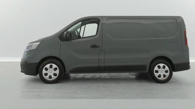 Vente en ligne Renault Trafic 3 Fourgon TRAFIC FGN L1H1 2800 KG BLUE DCI 110 au prix de 23 590 €
