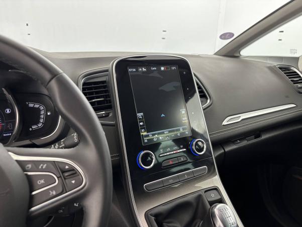 Vente en ligne Renault Grand Scenic 4 Grand Scenic TCe 140 au prix de 22 990 €