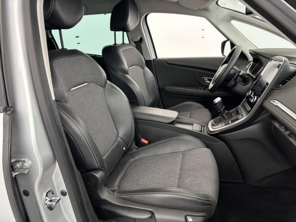 Vente en ligne Renault Grand Scenic 4 Grand Scenic TCe 140 au prix de 22 990 €