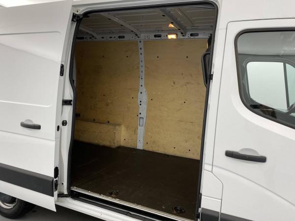 Vente en ligne Renault Master 3 Fourgon MASTER FGN TRAC F3500 L2H2 DCI 135 au prix de 22 990 €