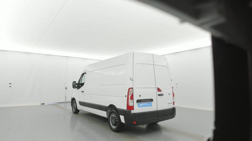 Vente en ligne Renault Master 3 Fourgon MASTER FGN TRAC F3500 L2H2 DCI 135 au prix de 22 990 €