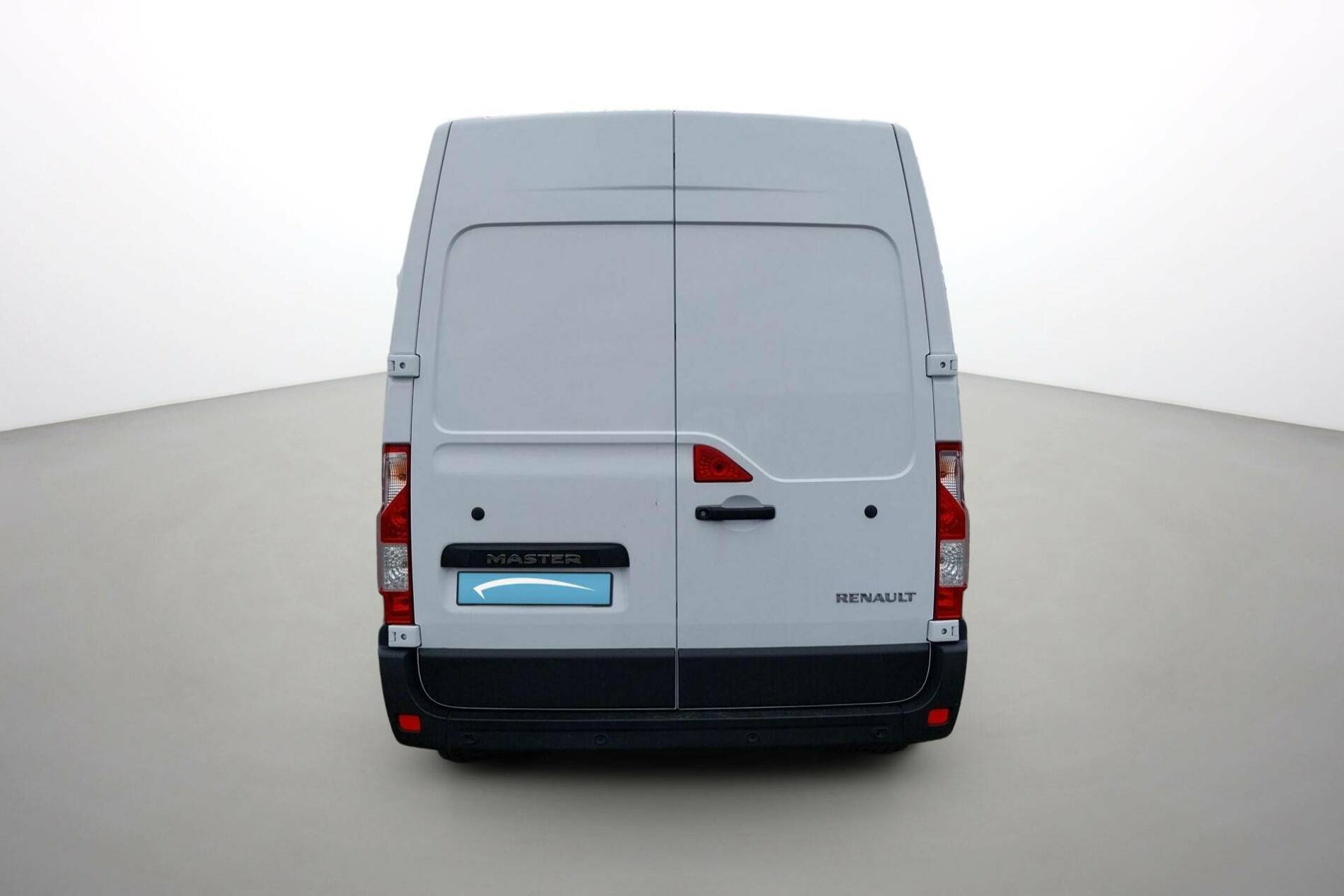 Vente en ligne Renault Master Fourgon MASTER FGN TRAC F3500 L2H2 BLUE DCI 135 au prix de 26 990 €