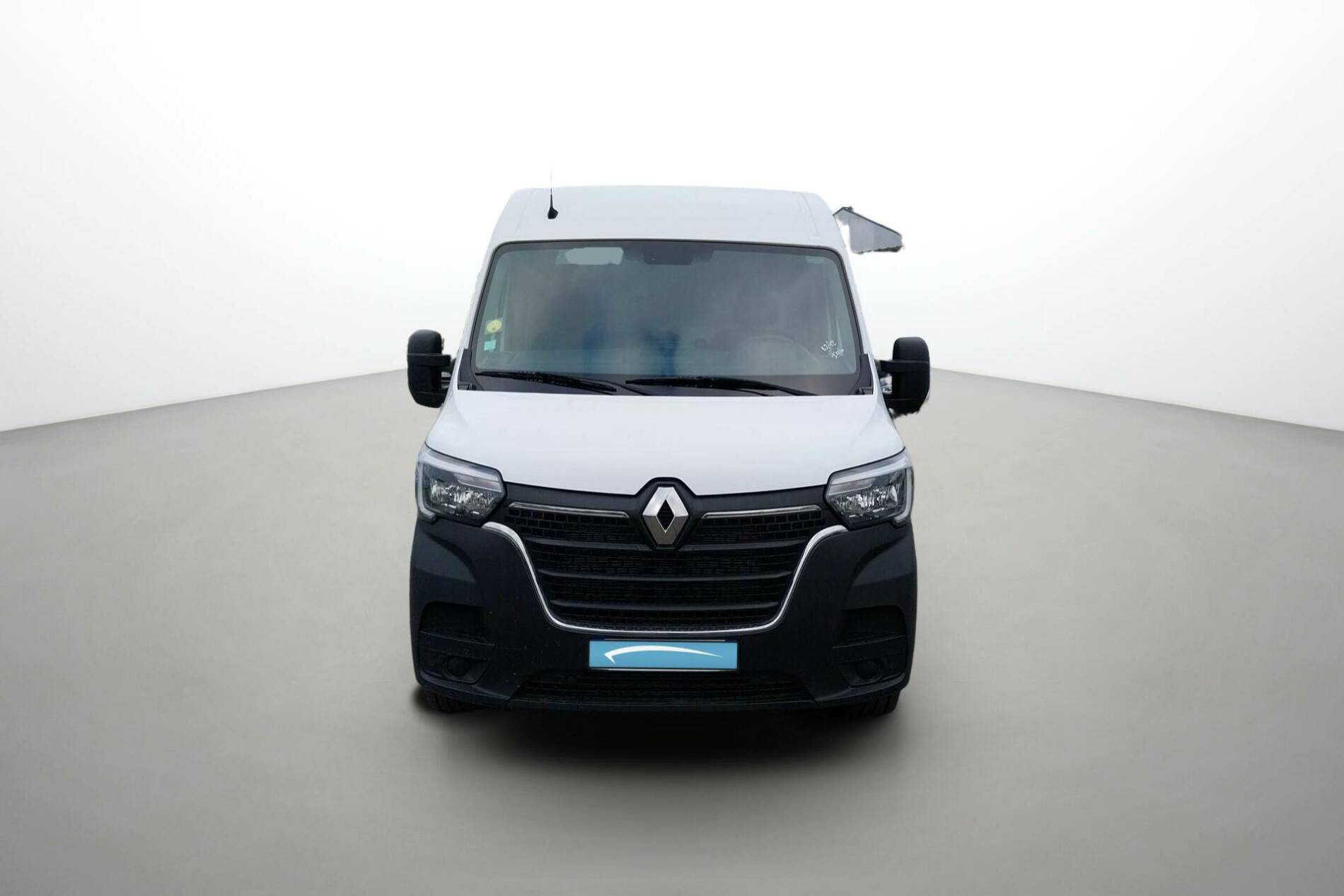 Vente en ligne Renault Master Fourgon MASTER FGN TRAC F3500 L2H2 BLUE DCI 135 au prix de 26 990 €