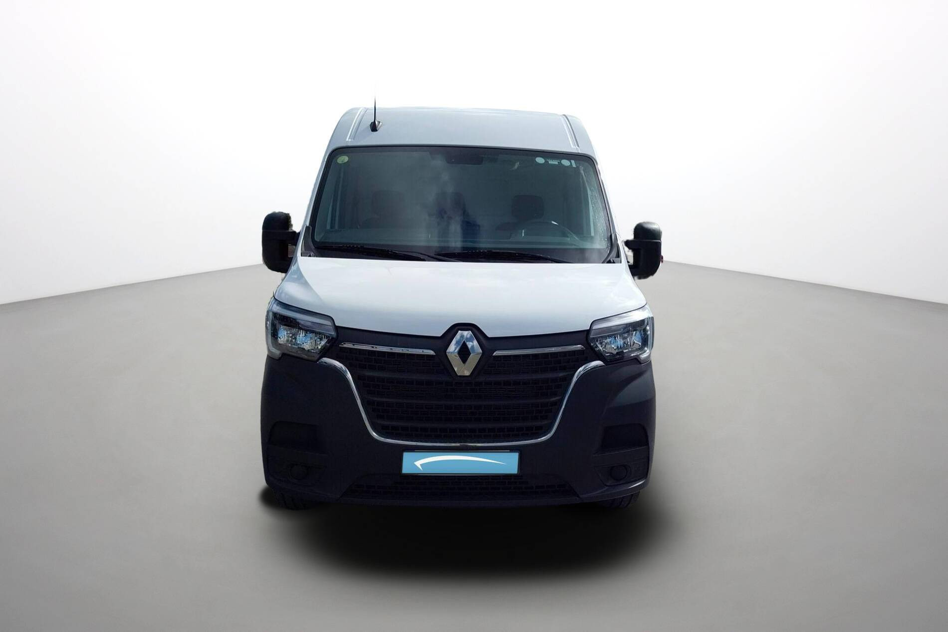 Vente en ligne Renault Master Fourgon MASTER FGN TRAC F3500 L2H2 BLUE DCI 135 au prix de 27 990 €