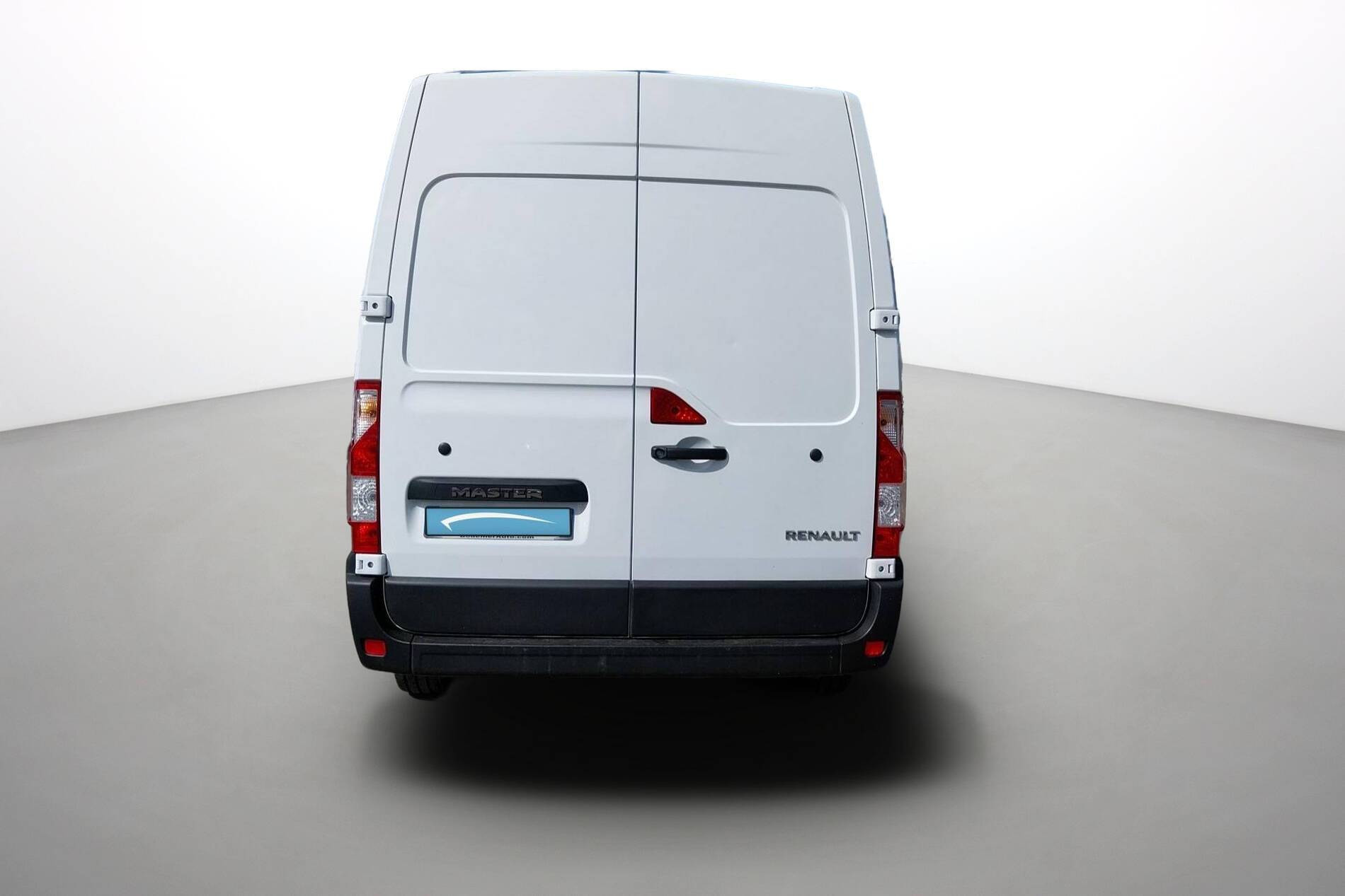 Vente en ligne Renault Master Fourgon MASTER FGN TRAC F3500 L2H2 BLUE DCI 135 au prix de 27 990 €