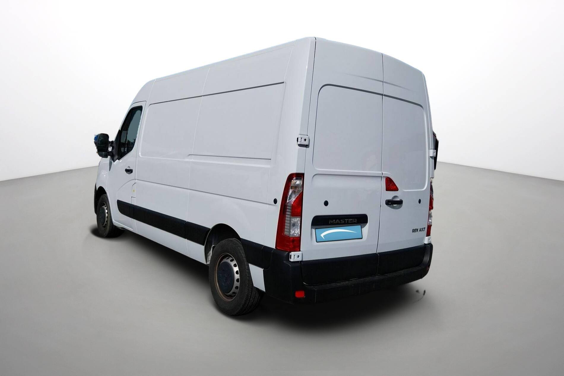 Vente en ligne Renault Master Fourgon MASTER FGN TRAC F3500 L2H2 BLUE DCI 135 au prix de 27 990 €