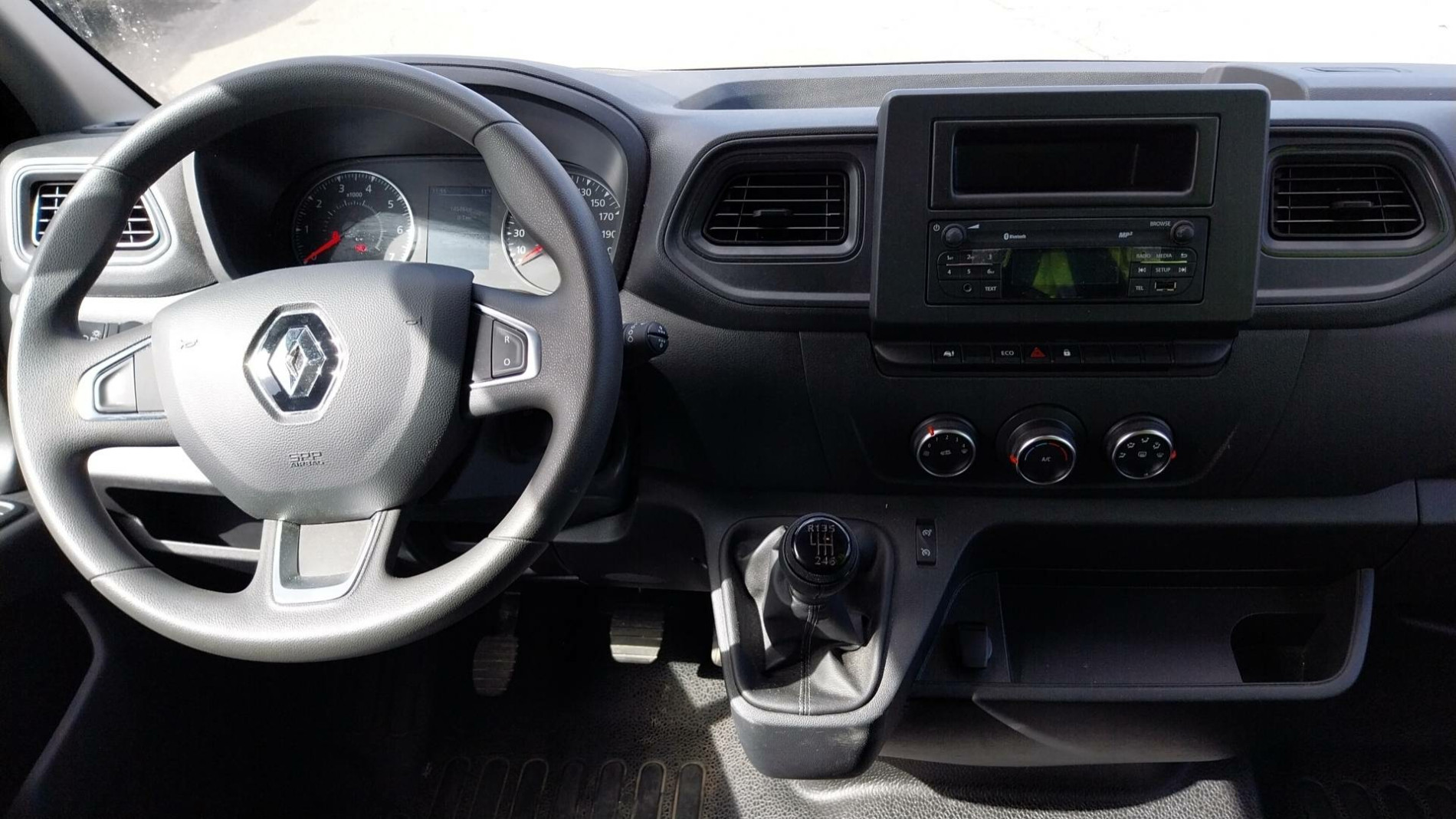 Vente en ligne Renault Master Fourgon MASTER FGN TRAC F3500 L2H2 BLUE DCI 135 au prix de 27 990 €