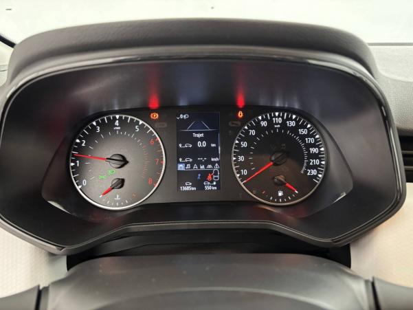 Vente en ligne Renault Clio 5 Clio TCe 90 au prix de 16 590 €