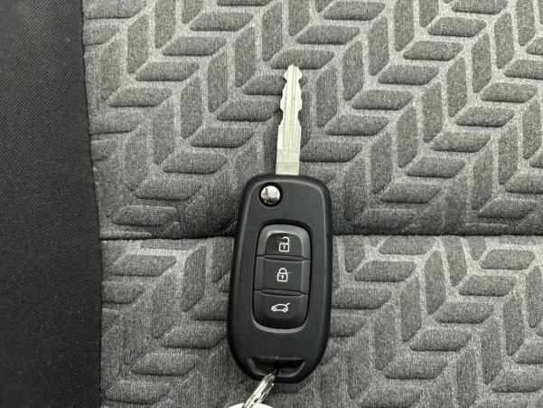 Vente en ligne Renault Clio 5 Clio TCe 90 au prix de 16 590 €