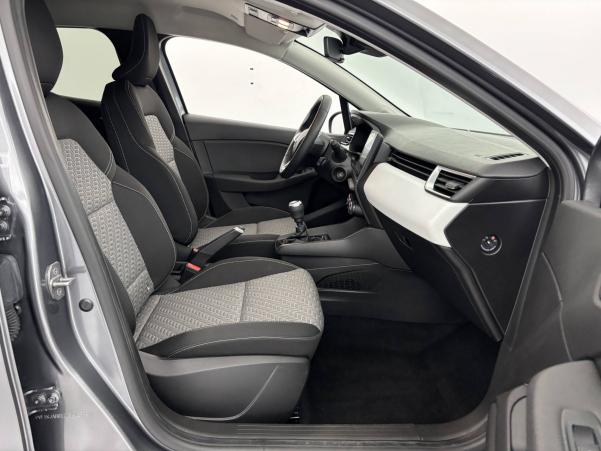 Vente en ligne Renault Clio 5 Clio TCe 90 au prix de 16 590 €