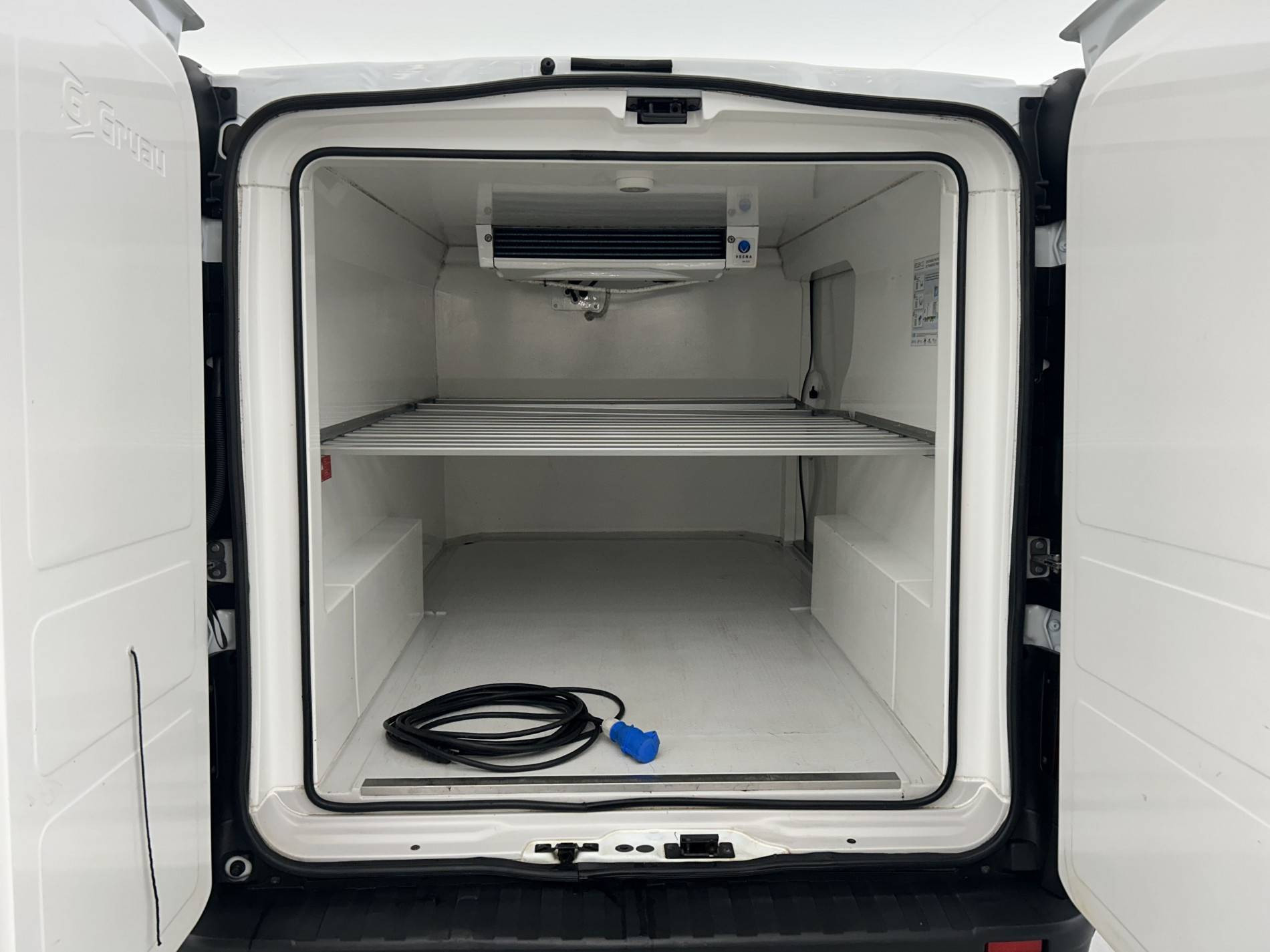 Vente en ligne Renault Trafic 3 Fourgon TRAFIC FGN L1H1 3000 KG BLUE DCI 130 au prix de 29 990 €