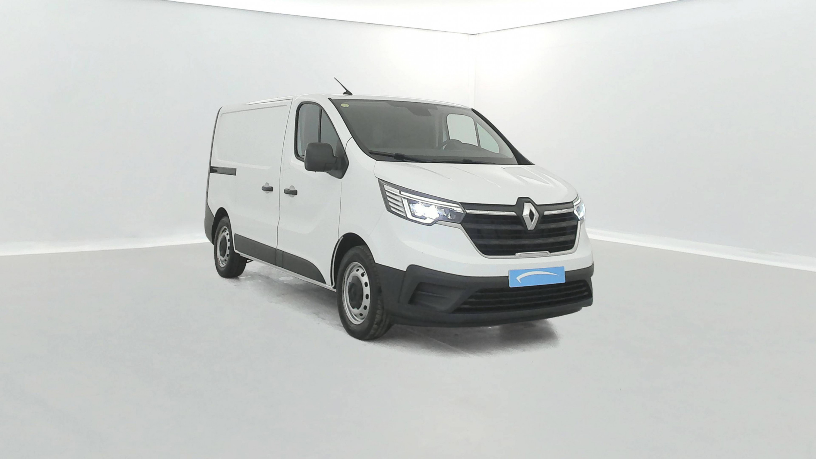 Vente en ligne Renault Trafic 3 Fourgon TRAFIC FGN L1H1 3000 KG BLUE DCI 130 au prix de 29 990 €