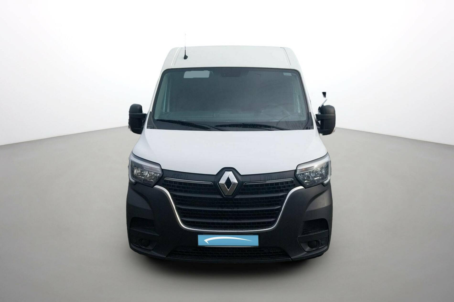 Vente en ligne Renault Master Fourgon MASTER FGN TRAC F3500 L2H2 BLUE DCI 135 au prix de 26 990 €