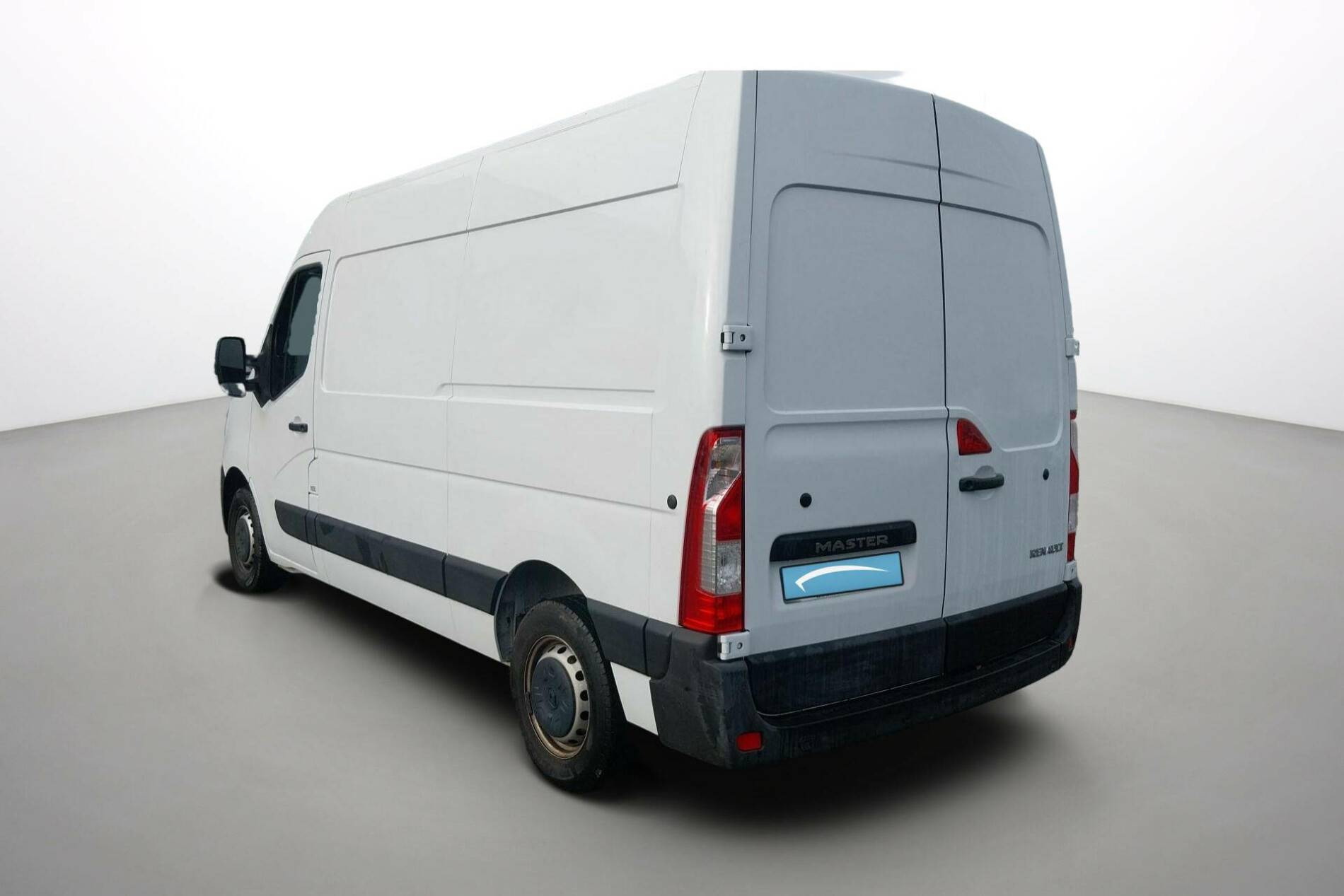 Vente en ligne Renault Master Fourgon MASTER FGN TRAC F3500 L2H2 BLUE DCI 135 au prix de 26 990 €