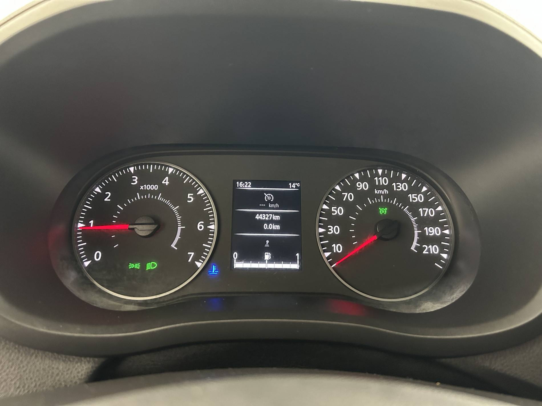 Vente en ligne Renault Master Fourgon MASTER FGN TRAC F3500 L2H2 BLUE DCI 135 au prix de 23 990 €