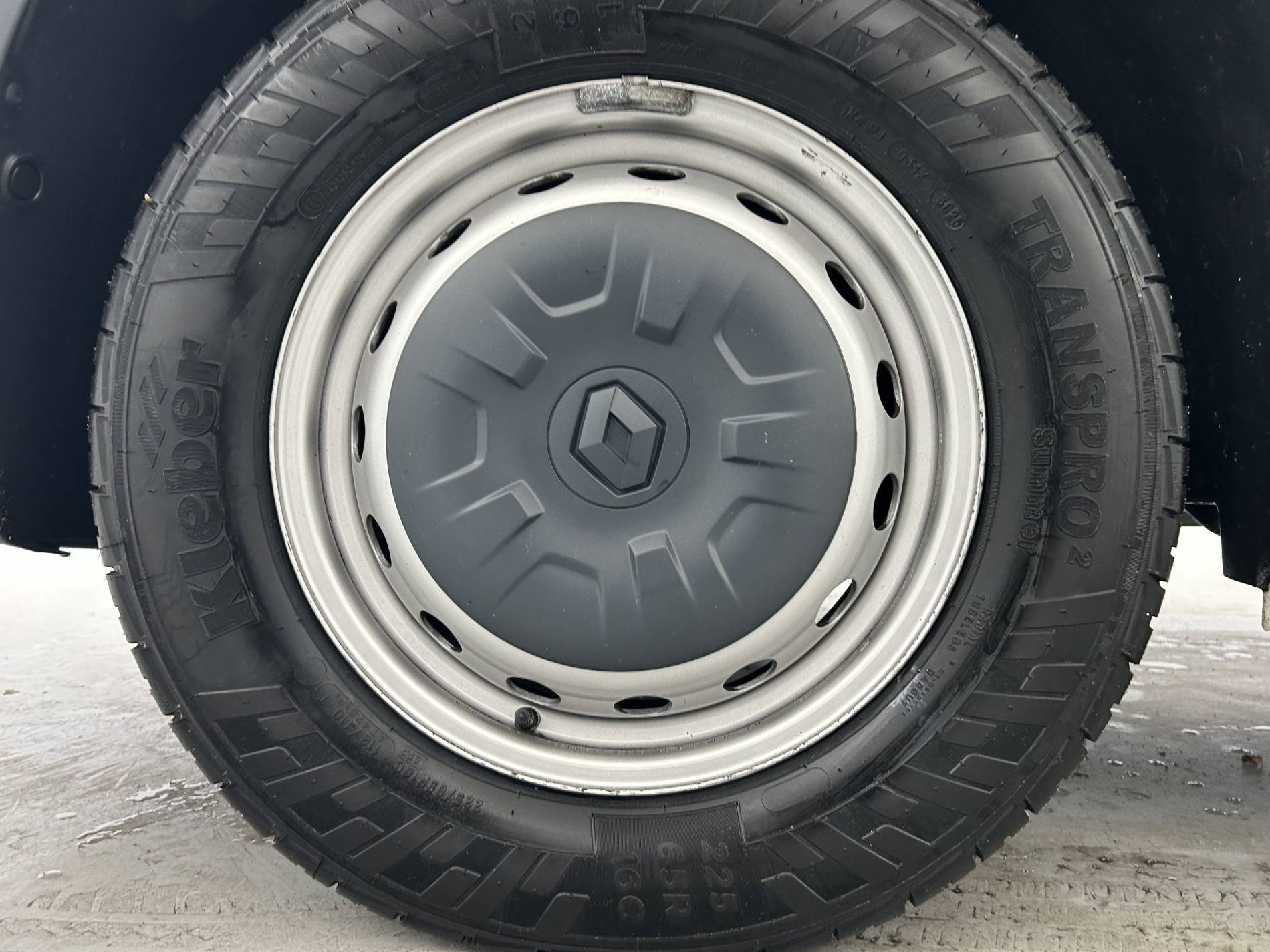 Vente en ligne Renault Master Fourgon MASTER FGN TRAC F3500 L2H2 BLUE DCI 135 au prix de 23 990 €