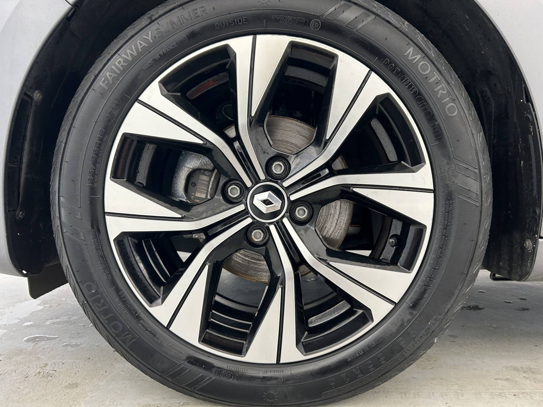 Vente en ligne Renault Clio 5 Clio TCe 90 au prix de 15 990 €